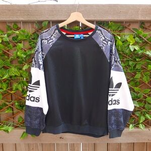 Adidas Originals Lightweight Sweater / Top. Size small.